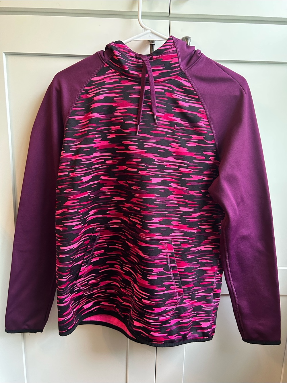 Nike Therma Fit Fleece Lined Women’s Pullover Hoodie